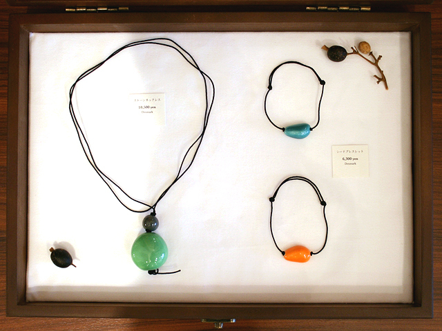 LOUISE KRAGH ルイーズクラー デンマーク 磁器 ポーセリン ジュエリー アクセサリー ハンドメイド 手作り 一点もの